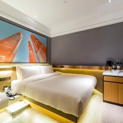 上海外滩南京东路步行街亚朵轻居酒店